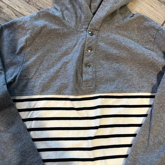 EUC bundle of 2 The Children’s Place long sleeve shirts, sz 7/8 - Picture 3 of 8